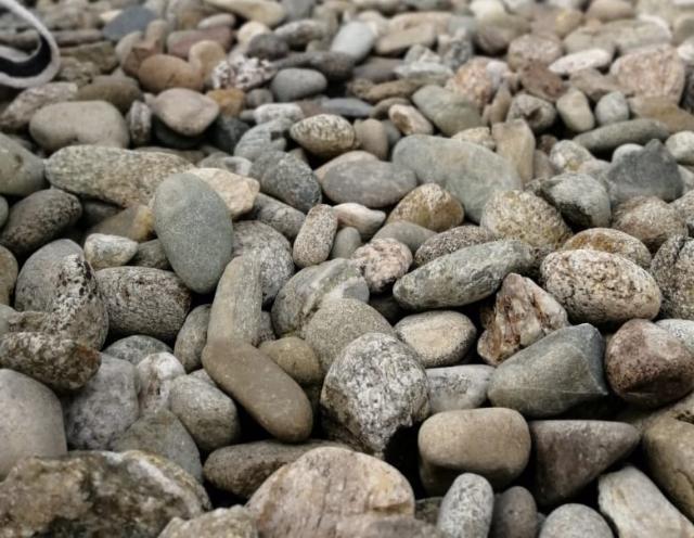 Галька речная пестрая (20-40 мм.)  купить в Волжском от производителя, без посредников