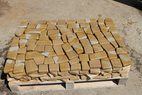 Kamenclub.ru: Песчаник брусчатка (Готика) art PSG-L-01  купить в Волжском    2300 руб/кв.м   фото КАМЕНЬ КЛУБ