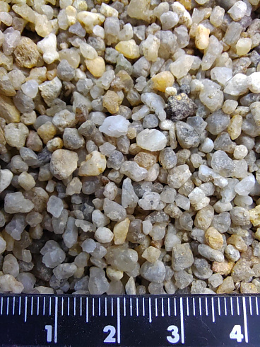Кварцевый песок для площадок фр. 2-5 мм.  купить в Волжском фото Камень Клуб