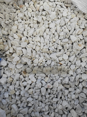 Kamenclub.ru: Мраморная крошка, щебень, цвет-белый, фр. 10-20 мм.  купить в Волжском мрамор белый, молочный айвори каменная ландшафтная декоративная крошка шебня 12000 руб/т   фото КАМЕНЬ КЛУБ