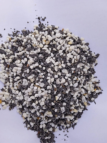 Kamenclub.ru: Мраморная крошка (щебень крошка микс : белый-черный-розовый) фр. 3-5 мм.  купить в Волжском мрамор белый, черный, розовый, разноцветный мраморная каменная крошка декорвтивная 12000 руб/т   фото КАМЕНЬ КЛУБ