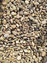 Kamenclub.ru: Галька речная окат рыжая фр. 20-40 мм. купить  в Волжском галька речная окатанная рыжая желтая серая округлая речная галька 5000 руб/т   фото КАМЕНЬ КЛУБ