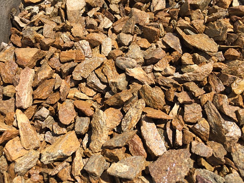 Kamenclub.ru: Щебень крошка желтый (ЗЛАТОЛИТ) фр. 20-40 мм.  купить в Волжском златолит бежевый, золотистый, желтый декоративная каменная крошка 10800 руб/т   фото КАМЕНЬ КЛУБ