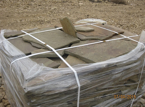 Kamenclub.ru: Песчаник пластушка серо-зеленый (4,0 см- 5,0 см)  купить в Волжском песчаник серо-зеленый, серый, зеленый песчаник рваный ландшафтный колотый 9000 руб/м3   фото КАМЕНЬ КЛУБ