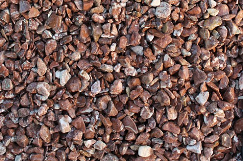 Kamenclub.ru: Мраморная крошка (щебень галтованный розовый) фр.40-70 мм.  купить в Волжском мрамор розовый, красный галтовка мраморная щебня 15000 руб/т   фото КАМЕНЬ КЛУБ