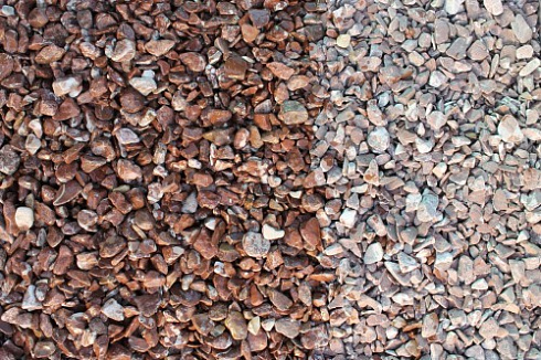 Kamenclub.ru: Мраморная крошка (щебень галтованный розовый) фр.10-20 мм.  купить в Волжском мрамор розовый, красный ландшафтный декоративный окатанный округлый щебень 15000 руб/т   фото КАМЕНЬ КЛУБ