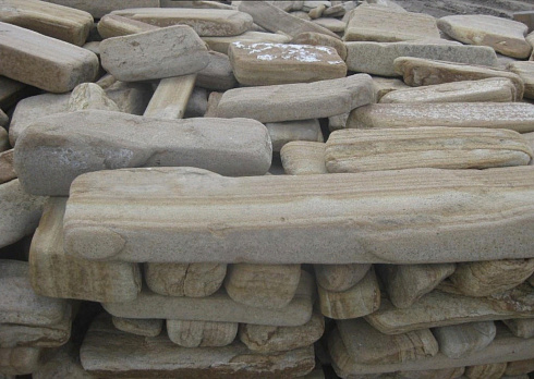 Kamenclub.ru: Песчаник пластушка галтованный желтый с рисунком (3 см)  купить в Волжском плитняк - пластушка желтый песчаник 21000 руб/м3   фото КАМЕНЬ КЛУБ