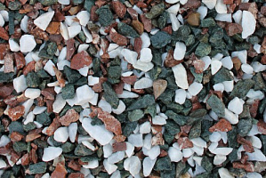 Kamenclub.ru: Мраморная крошка (щебень крошка микс: белый-зеленый-розовый) фр. 10-20 мм.  купить в Волжском мрамор белый, зеленый, розовый декоративный ландшафтный колотый щебень 12000 руб/т   фото КАМЕНЬ КЛУБ