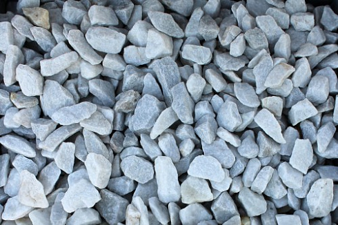 Kamenclub.ru: Мраморная крошка, щебень, цвет-белый, фр. 40-70 мм.  купить в Волжском мрамор белый молочный айвори мраморный каменный декоративный  12000 руб/т   фото КАМЕНЬ КЛУБ