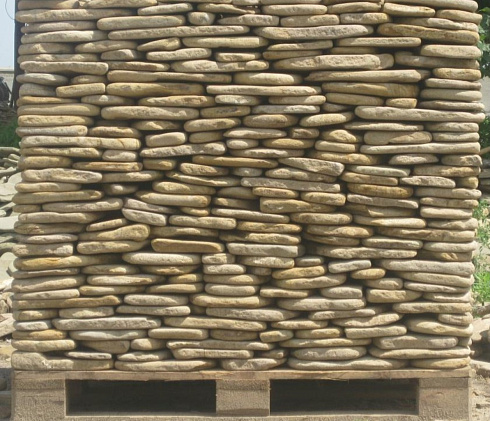 Kamenclub.ru: Песчаник пластушка галтованный желтый с рисунком (3 см)  купить в Волжском плитняк - пластушка желтый песчаник 21000 руб/м3   фото КАМЕНЬ КЛУБ