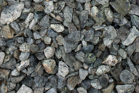 Kamenclub.ru: Щебень крошка зеленый (змеевик) фр. 3-5 мм  купить в Волжском камень змеевик зеленый, салатовый светло-зеленый мраморная каменная декоративная крошка 9000 руб/т   фото КАМЕНЬ КЛУБ