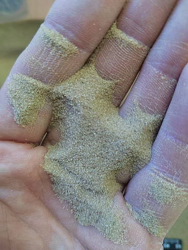 Кварцевый песок для площадок фр. 0,1-0,5 мм.  купить в Волжском фото Камень Клуб