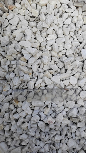 Kamenclub.ru: Мраморная крошка, щебень, цвет-белый, фр. 10-20 мм.  купить в Волжском мрамор белый, молочный айвори каменная ландшафтная декоративная крошка шебня 12000 руб/т   фото КАМЕНЬ КЛУБ
