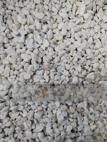 Kamenclub.ru: Мраморная крошка, щебень, цвет-белый, фр. 5-10 мм.  купить в Волжском мрамор белый, айвори, молочный мраморная каменная крошка ландшафтная 12000 руб/т   фото КАМЕНЬ КЛУБ