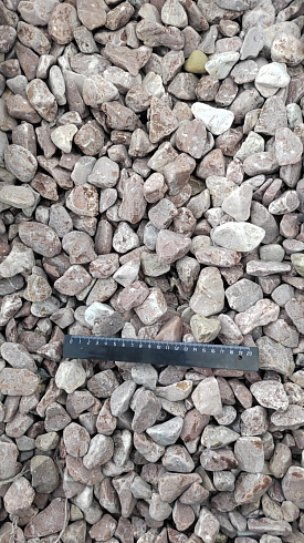 Kamenclub.ru: Мраморная крошка (щебень галтованный розовый) фр.20-40 мм.  купить в Волжском мрамор розовый, красный оголтованный округлый щебень  15000 руб/т   фото КАМЕНЬ КЛУБ