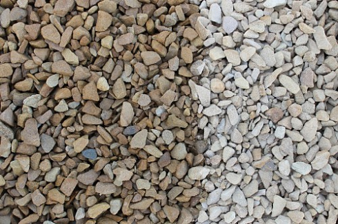 Kamenclub.ru: Щебень крошка желтый (песчаник) фр. 10-20 мм.  купить в Волжском песчаник бежевый, серый, рыжий декоративный ландшафтный щебень колотый 9500 руб/т   фото КАМЕНЬ КЛУБ