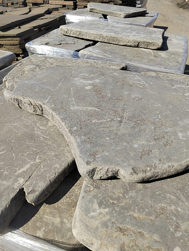 Kamenclub.ru: Песчаник галтованный для облицовки (фр. 2-5 см)  купить в Волжском песчник рыжий желтый серый песчаник окатанный речной 6 000 руб/т   фото КАМЕНЬ КЛУБ