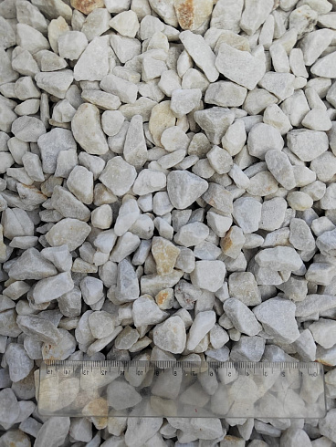 Kamenclub.ru: Мраморная крошка, щебень, цвет-белый, фр. 10-20 мм.  купить в Волжском мрамор белый, молочный айвори каменная ландшафтная декоративная крошка шебня 12000 руб/т   фото КАМЕНЬ КЛУБ