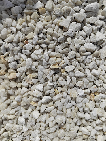 Kamenclub.ru: Мраморная крошка, щебень, цвет-белый, фр. 5-10 мм.  купить в Волжском мрамор белый, айвори, молочный мраморная каменная крошка ландшафтная 12000 руб/т   фото КАМЕНЬ КЛУБ