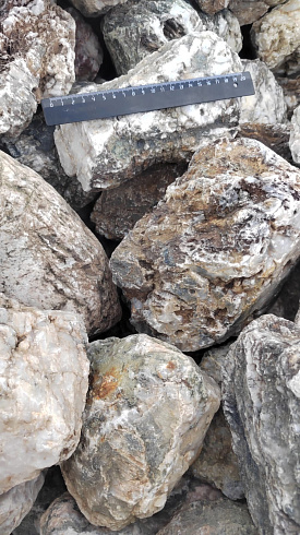Kamenclub.ru: Кварцевый валунчик фр.100-300 мм.  купить в Волжском кварц белый, бежевый молочный рыжий крупный природный камень галечник 7850 руб/т   фото КАМЕНЬ КЛУБ