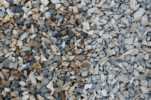 Kamenclub.ru: Мраморная крошка (щебень крошка медовый), фр. 10-20 мм.  купить в Волжском песчаник бежевый, серый каменная ландшафтная крошка  12000 руб/т   фото КАМЕНЬ КЛУБ