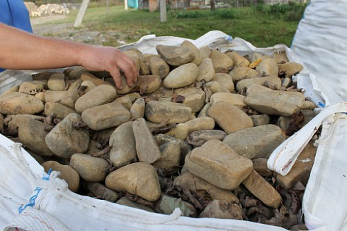 Kamenclub.ru: Песчаник брусчатка  купить в Волжском    5 500 руб/т   фото КАМЕНЬ КЛУБ