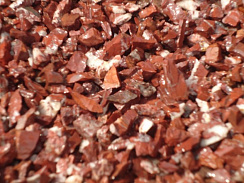 Kamenclub.ru: Щебень крошка красный (ЯШМА) фр. 5-10 мм.  купить в Волжском крошка каменная яшмы красный, бордовый, темно-красный декоративная крошка ландшафтная каменная яшмоидная 8500 руб/т   фото КАМЕНЬ КЛУБ