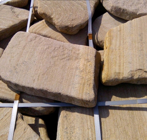 Kamenclub.ru: Песчаник пластушка галтованный желтый с рисунком (3 см)  купить в Волжском плитняк - пластушка желтый песчаник 21000 руб/м3   фото КАМЕНЬ КЛУБ