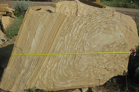 Kamenclub.ru: Форматный камень (плаха) пошаговая дорожка от 70-150 см (4 -12 см)  купить в Волжском плитняк  форматный плаха желтый песчаник 9 000 руб/т   фото КАМЕНЬ КЛУБ