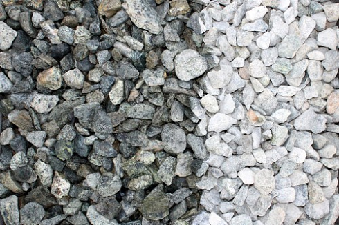 Kamenclub.ru: Щебень крошка зеленый (змеевик) фр. 20-40 мм.  купить в Волжском мрамор зеленый, салатовый ландшафтная мраморная крошка 8500 руб/т   фото КАМЕНЬ КЛУБ