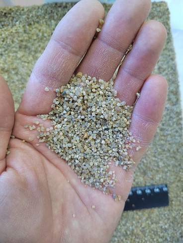 Кварцевый песок для площадок фр. 0,8 - 2 мм.  купить в Волжском фото Камень Клуб