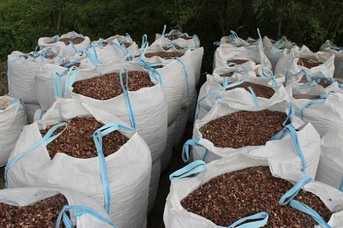 Kamenclub.ru: Мраморная крошка (щебень крошка розовый) фр. 20-40 мм.  купить в Волжском мрамор розовый, красный мраморная крошка декоративная 11000 руб/т   фото КАМЕНЬ КЛУБ