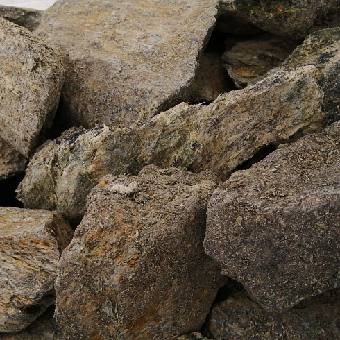 фото Змеевик салатовый  (фр. 70-100 мм)  купить в Волжском в интернет-портале КАМЕНЬ КЛУБ