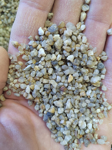 Кварцевый песок сухой фракцинированный фр. 1,6-4 мм.  купить в Волжском фото Камень Клуб