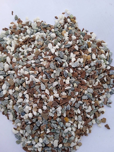 Kamenclub.ru: Мраморная крошка (щебень крошка микс : белый-черный-розовый) фр. 3-5 мм.  купить в Волжском мрамор белый, черный, розовый, разноцветный мраморная каменная крошка декорвтивная 12000 руб/т   фото КАМЕНЬ КЛУБ