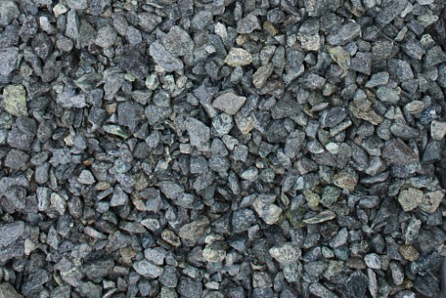 Kamenclub.ru: Щебень крошка зеленый (змеевик) фр. 3-5 мм  купить в Волжском камень змеевик зеленый, салатовый светло-зеленый мраморная каменная декоративная крошка 9000 руб/т   фото КАМЕНЬ КЛУБ