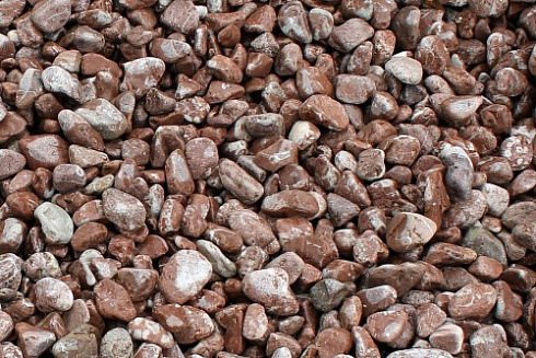 Kamenclub.ru: Мраморная крошка (щебень галтованный розовый) фр.40-70 мм.  купить в Волжском мрамор розовый, красный галтовка мраморная щебня 15000 руб/т   фото КАМЕНЬ КЛУБ