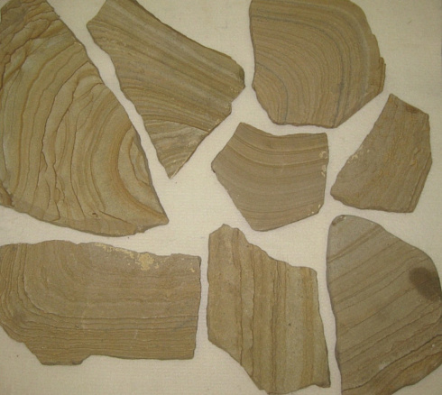 Kamenclub.ru: Песчаник пластушка желтый с разводом под дерево (2 см)  купить в Волжском плитняк желтый с разводами, желтый, рыжий, серый песчаник пластушка рваная ландшафтная 11 000 руб/м3   фото КАМЕНЬ КЛУБ