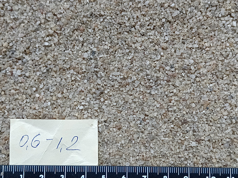 Кварцевый песок для площадок фр. 0,6-1,2 мм.  купить в Волжском фото Камень Клуб