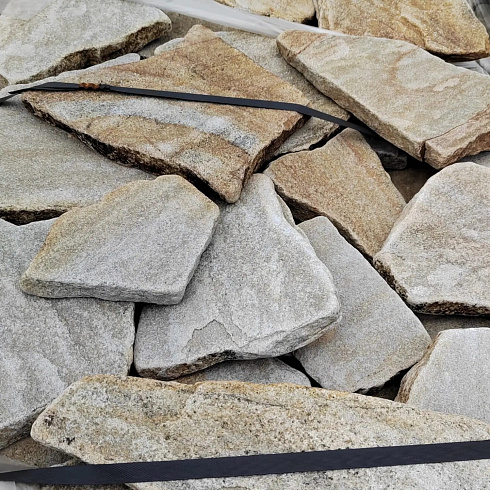 Kamenclub.ru: Песчаник пластушка галтованный желтый с рисунком (3 см)  купить в Волжском плитняк - пластушка желтый песчаник 21000 руб/м3   фото КАМЕНЬ КЛУБ