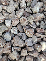 Kamenclub.ru: Мраморная крошка (щебень галтованный розовый) фр.10-20 мм.  купить в Волжском мрамор розовый, красный ландшафтный декоративный окатанный округлый щебень 15000 руб/т   фото КАМЕНЬ КЛУБ