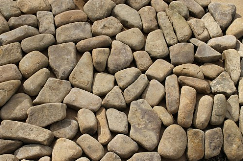 Kamenclub.ru: Песчаник брусчатка  купить в Волжском    5 500 руб/т   фото КАМЕНЬ КЛУБ