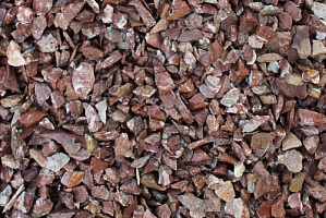 Kamenclub.ru: Мраморная крошка (щебень крошка розовый) фр. 10-20 мм.  купить в Волжском мрамор розовый, красный каменная декоративная крошка ландшафтная 11000 руб/т   фото КАМЕНЬ КЛУБ