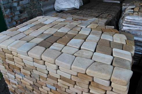 Kamenclub.ru: Песчаник брусчатка (Готика) art PSG-L-01  купить в Волжском    2300 руб/кв.м   фото КАМЕНЬ КЛУБ