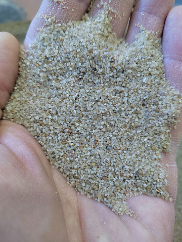 Кварцевый песок для площадок фр. 0,3 - 1 мм.  купить в Волжском фото Камень Клуб