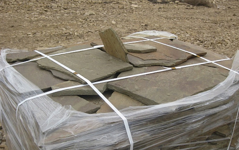 Kamenclub.ru: Песчаник пластушка серо-зеленый (4,0 см- 5,0 см)  купить в Волжском песчаник серо-зеленый, серый, зеленый песчаник рваный ландшафтный колотый 9000 руб/м3   фото КАМЕНЬ КЛУБ