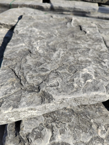 Kamenclub.ru: Песчаник галтованный для облицовки (фр. 2-5 см)  купить в Волжском песчник рыжий желтый серый песчаник окатанный речной 6 000 руб/т   фото КАМЕНЬ КЛУБ