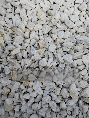 Kamenclub.ru: Мраморная крошка, щебень, цвет-белый, фр. 10-20 мм.  купить в Волжском мрамор белый, молочный айвори каменная ландшафтная декоративная крошка шебня 12000 руб/т   фото КАМЕНЬ КЛУБ