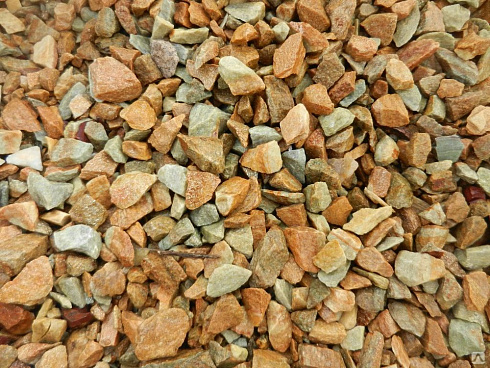 Kamenclub.ru: Щебень крошка желтый (ЗЛАТОЛИТ) фр. 10-20 мм.  купить в Волжском златолит бежевый, золотистый, желтый каменная декоративная крошка щебня златолита 10800 руб/т   фото КАМЕНЬ КЛУБ